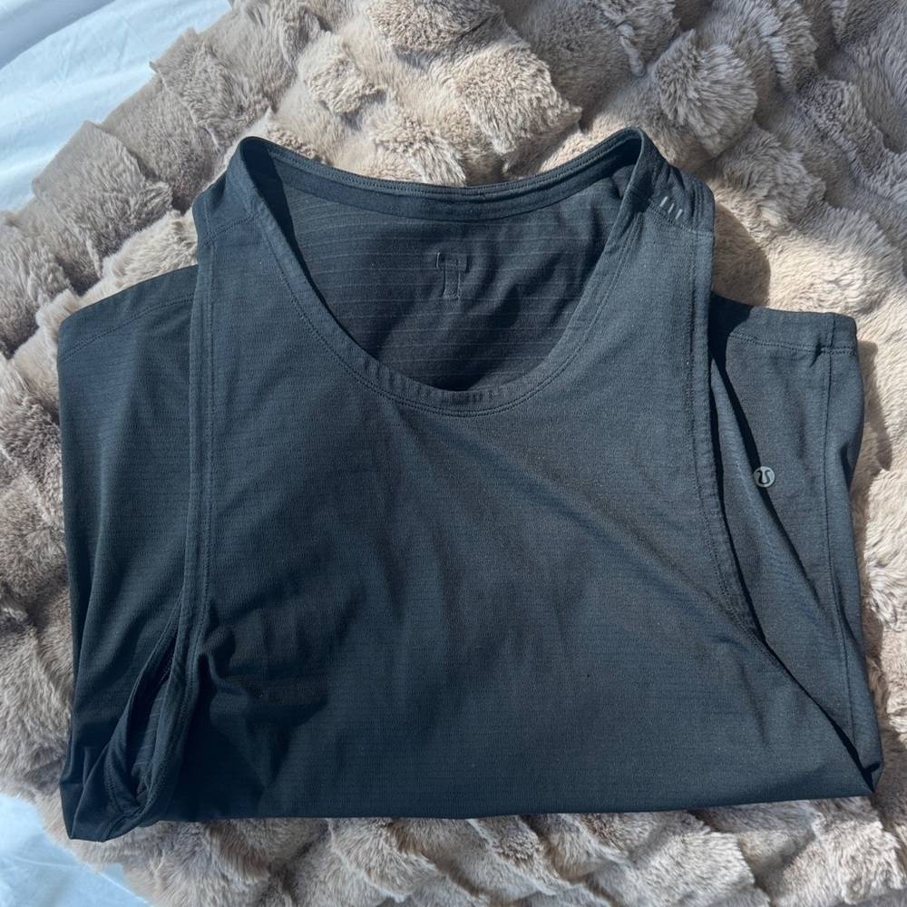Lululemon men’s Sleeveless running Top